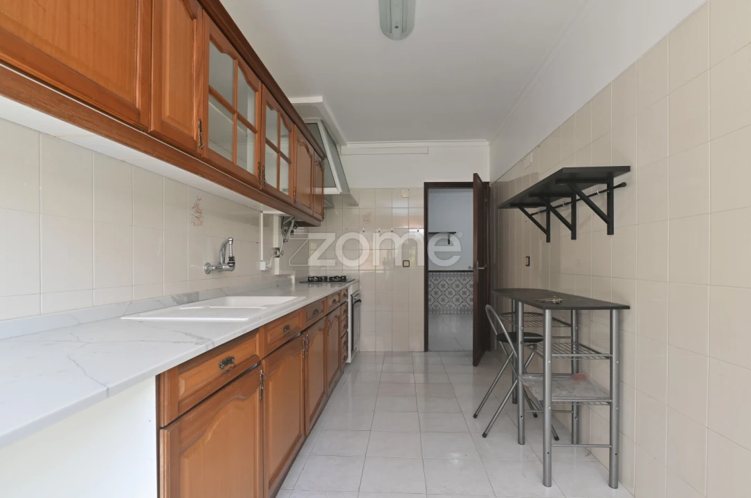 Apartamento T2 para Venda em Rio de Mouro Foto 24