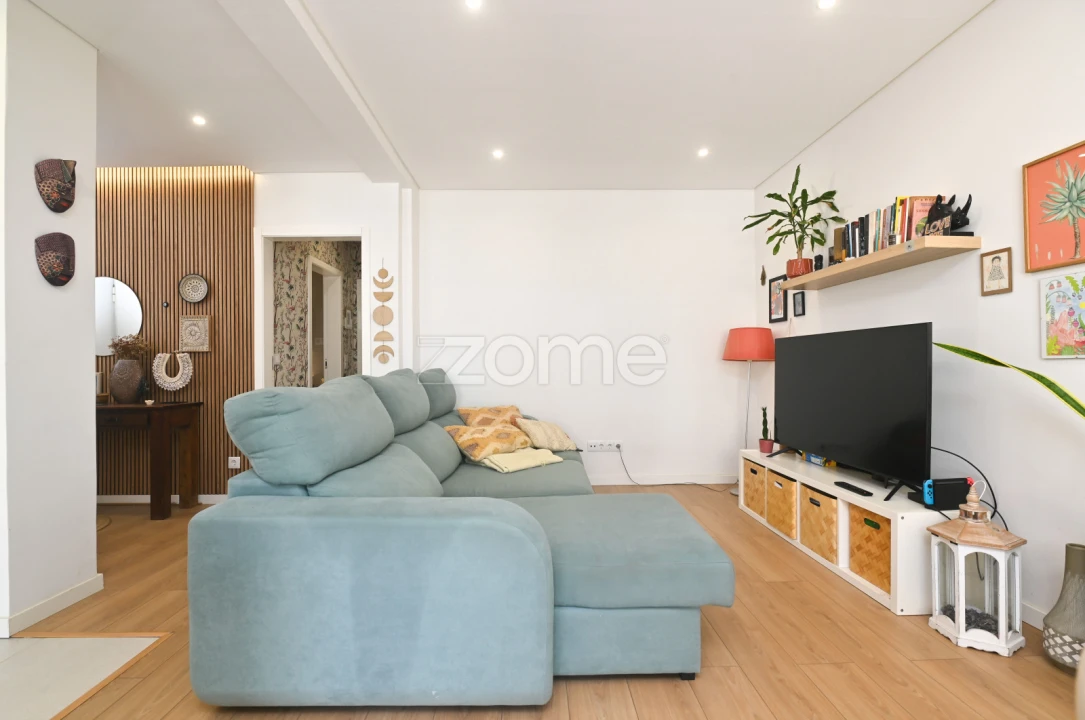 Apartamento T2 para Venda em Porto Salvo Foto 17
