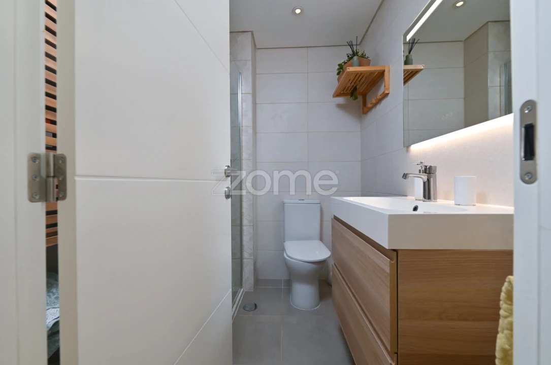 Apartamento T2 para Venda em Porto Salvo Foto 20