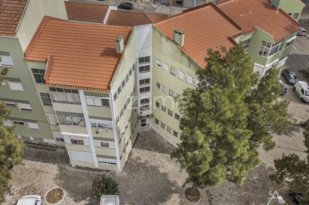 Apartamento T3 para Venda em Agualva e Mira-Sintra Foto 26