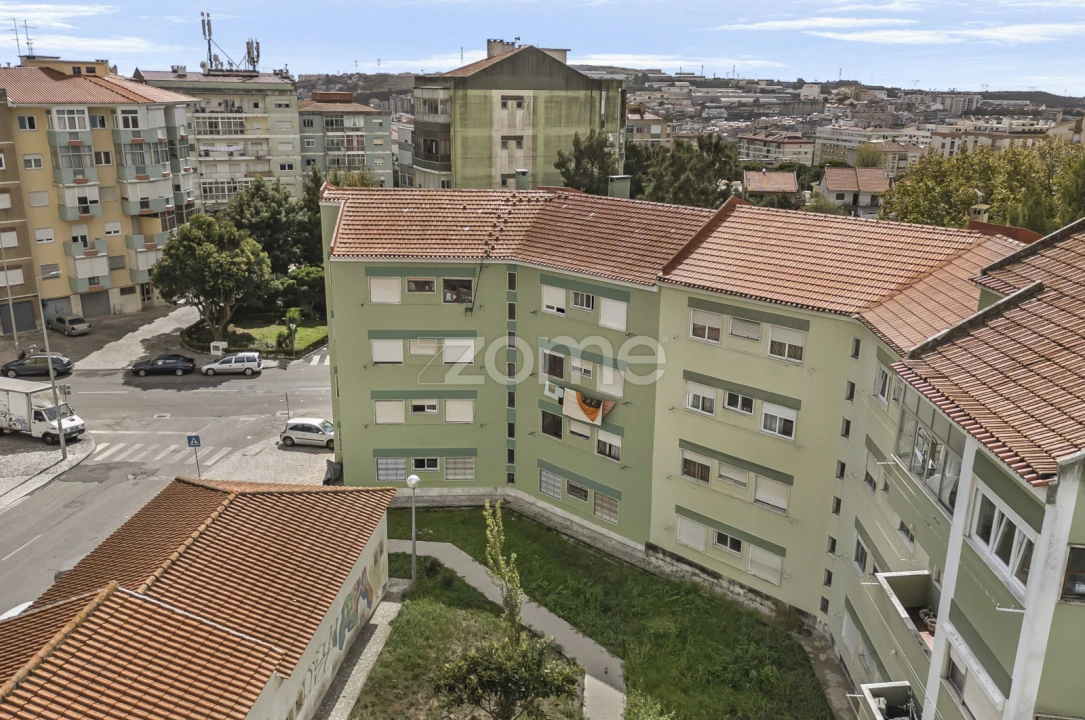 Apartamento T3 para Venda em Agualva e Mira-Sintra Foto 28