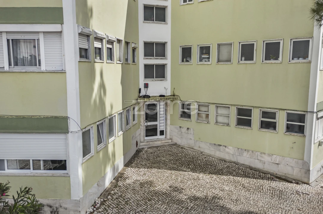 Apartamento T3 para Venda em Agualva e Mira-Sintra Foto 30