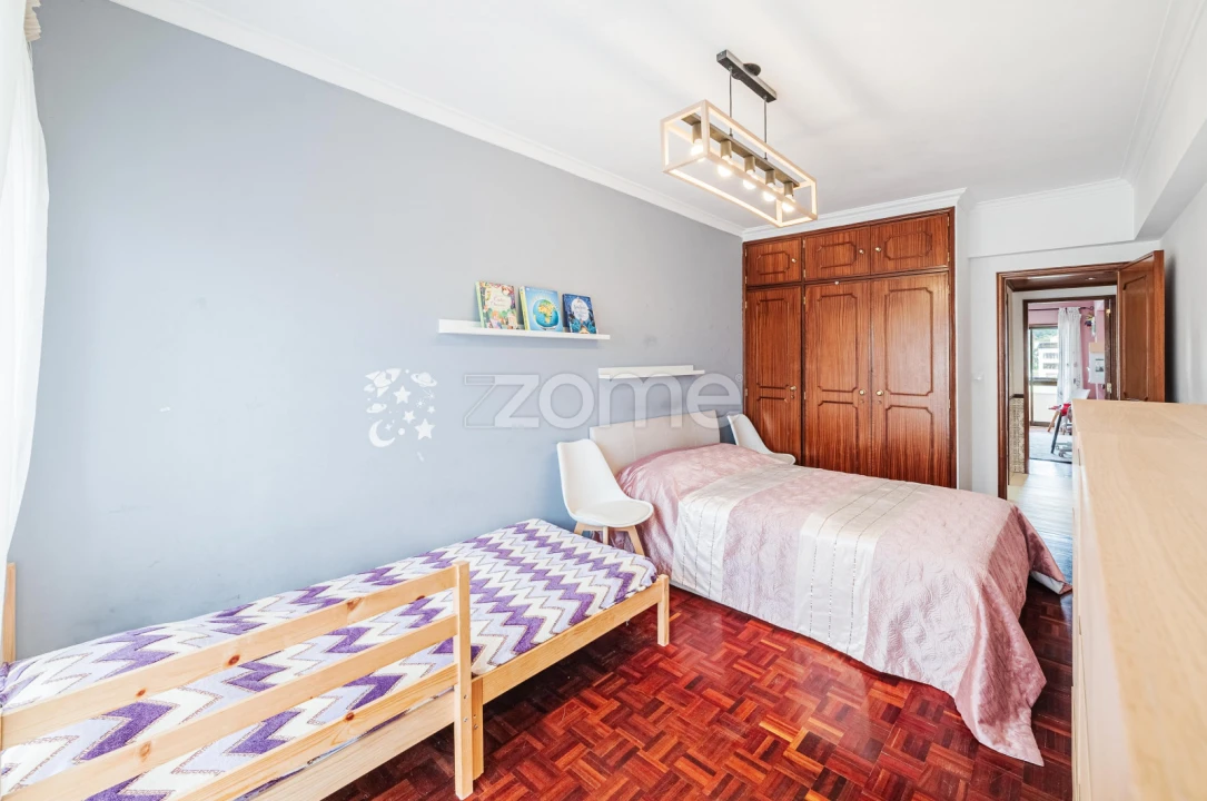 Apartamento T2 para Venda em Rio de Mouro Foto 9