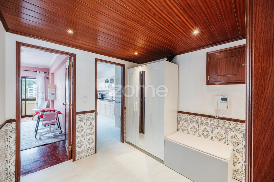 Apartamento T2 para Venda em Rio de Mouro Foto 4