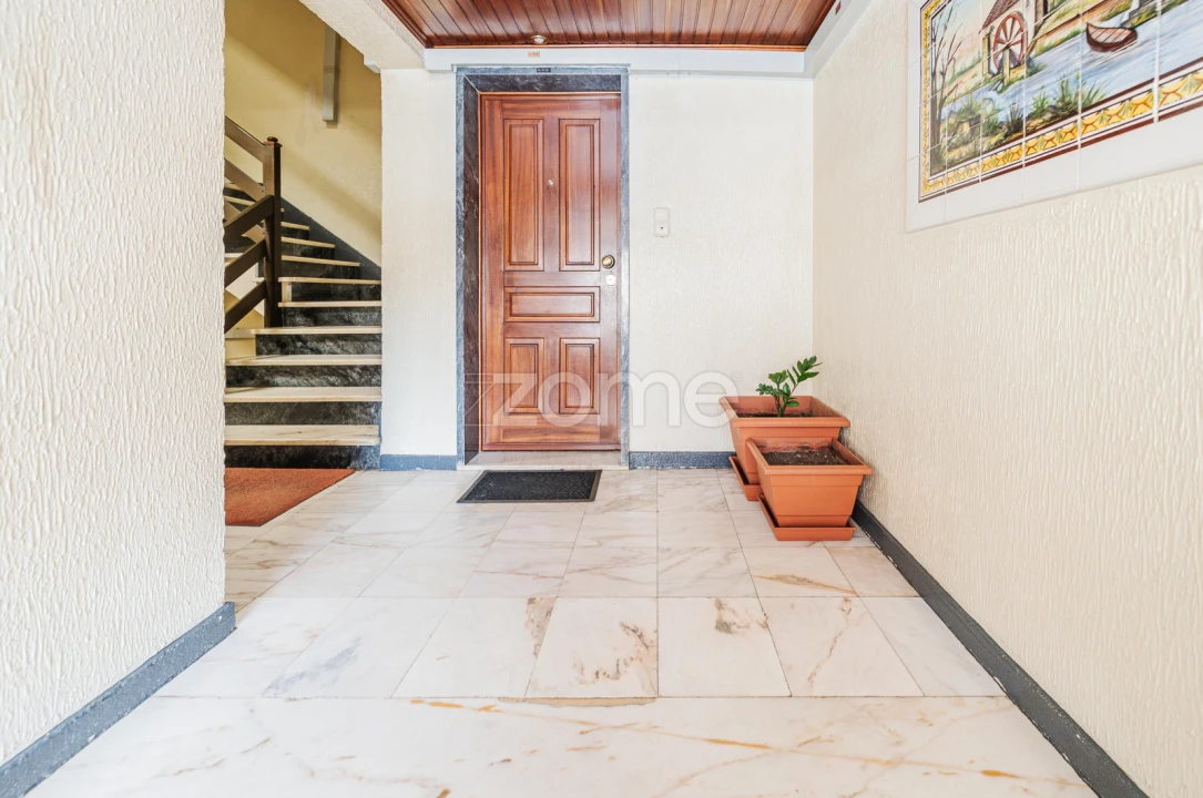 Apartamento T2 para Venda em Rio de Mouro Foto 25