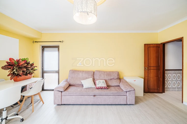 Apartamento T2 para Venda em Rio de Mouro Foto 7
