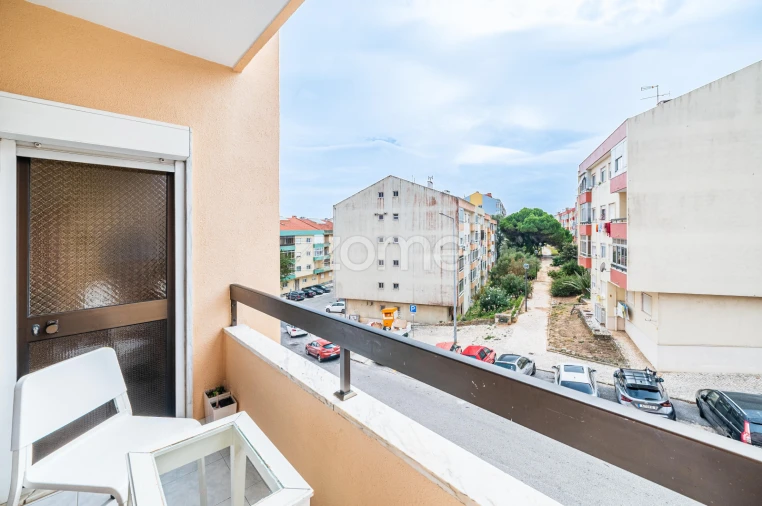 Apartamento T2 para Venda em Rio de Mouro Foto 11