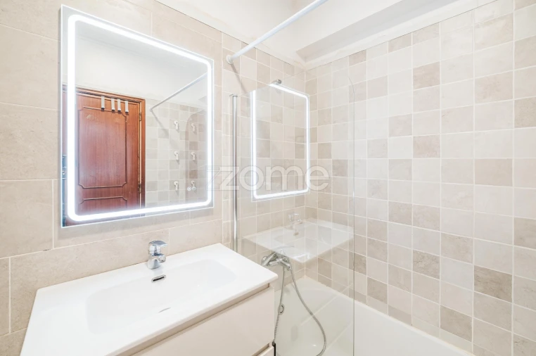 Apartamento T2 para Venda em Rio de Mouro Foto 13