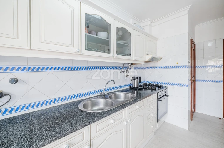 Apartamento T2 para Venda em Rio de Mouro Foto 19