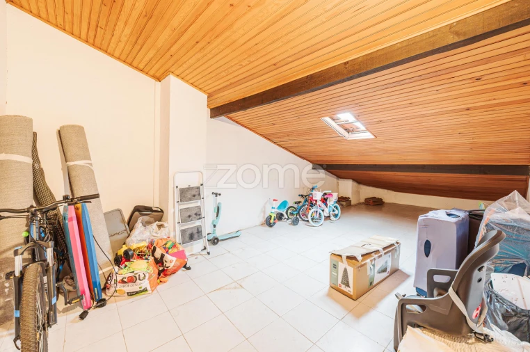 Apartamento T2 para Venda em Rio de Mouro Foto 23