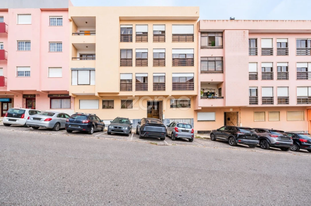 Apartamento T2 para Venda em Rio de Mouro Foto 27