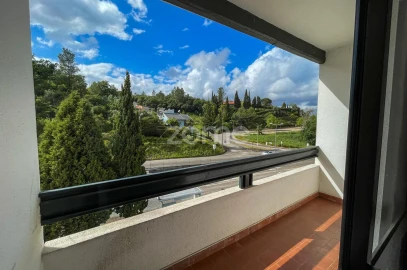 Apartamento T3 para Arrendamento em Santa Clara e Castelo Viegas