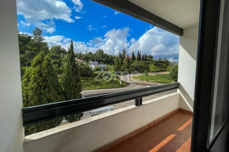 Apartamento T3 para Arrendamento em Santa Clara e Castelo Viegas Foto 7