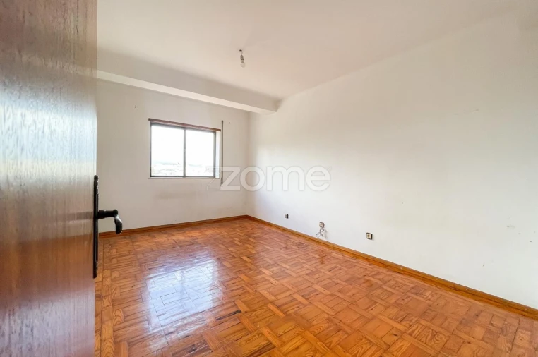 Apartamento T3 para Arrendamento em Santa Clara e Castelo Viegas Foto 8