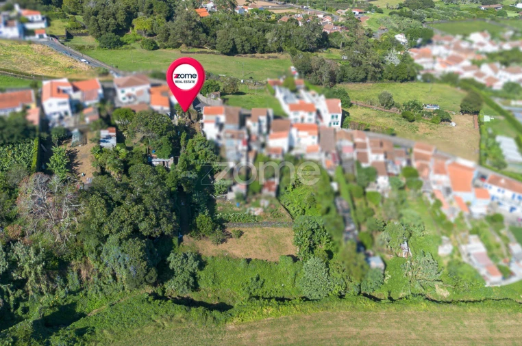 Moradia T1 para Venda em Capelas Foto 9