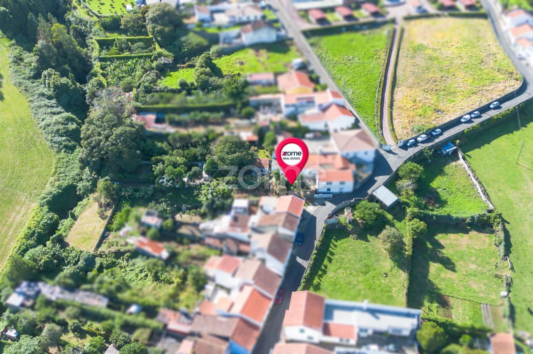 Moradia T1 para Venda em Capelas Foto 10