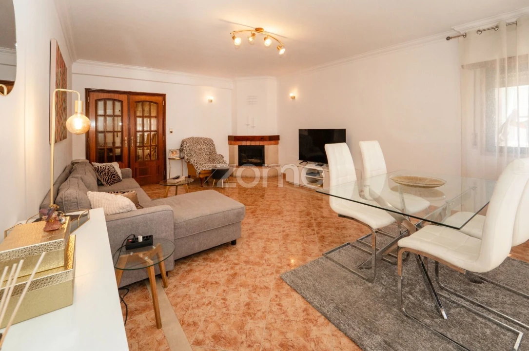 Apartamento T2 para Venda em Algueirão-Mem Martins Foto 4