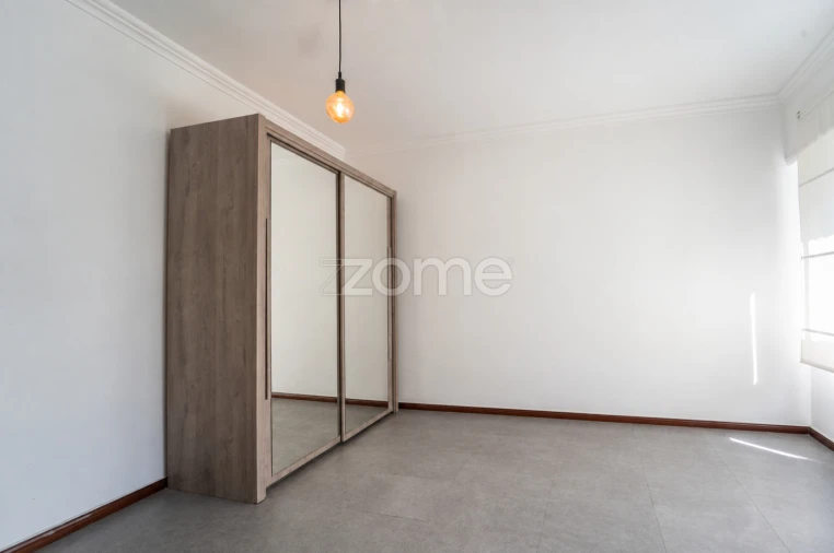 Apartamento T2 para Venda em Algueirão-Mem Martins Foto 12