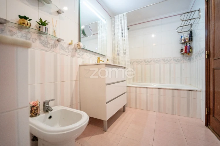 Apartamento T2 para Venda em Algueirão-Mem Martins Foto 19