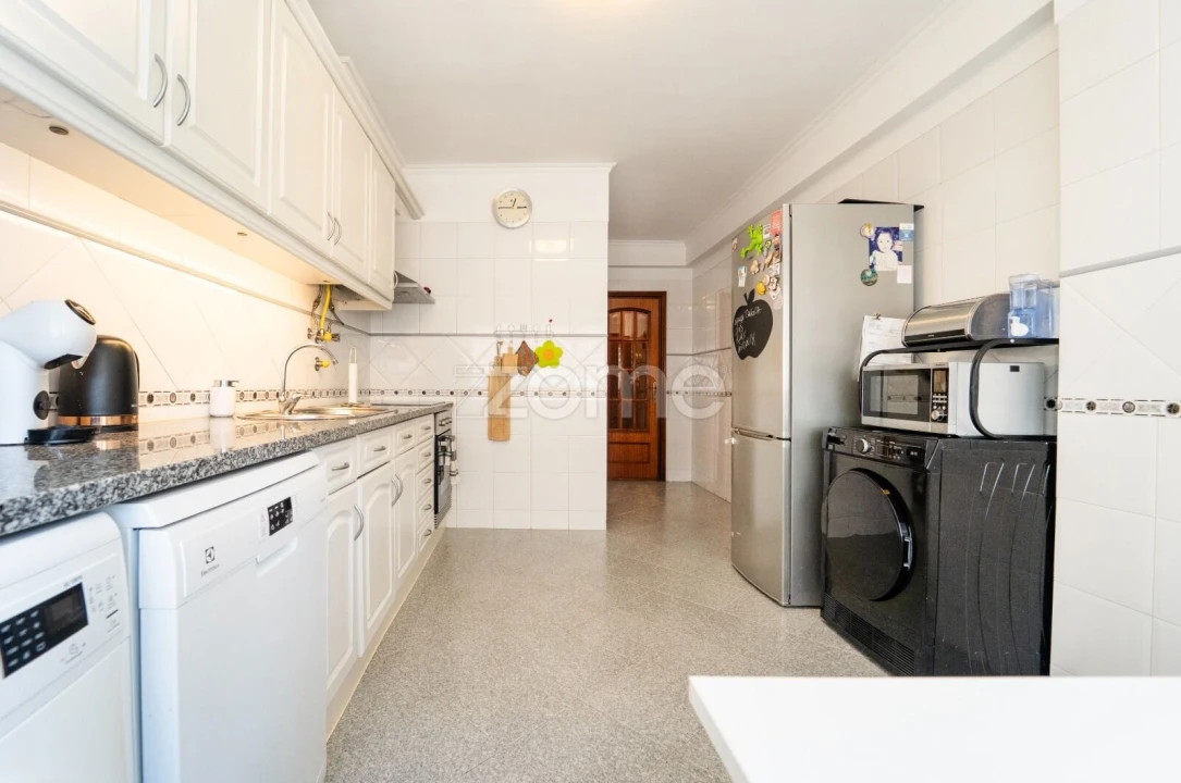 Apartamento T2 para Venda em Algueirão-Mem Martins Foto 16