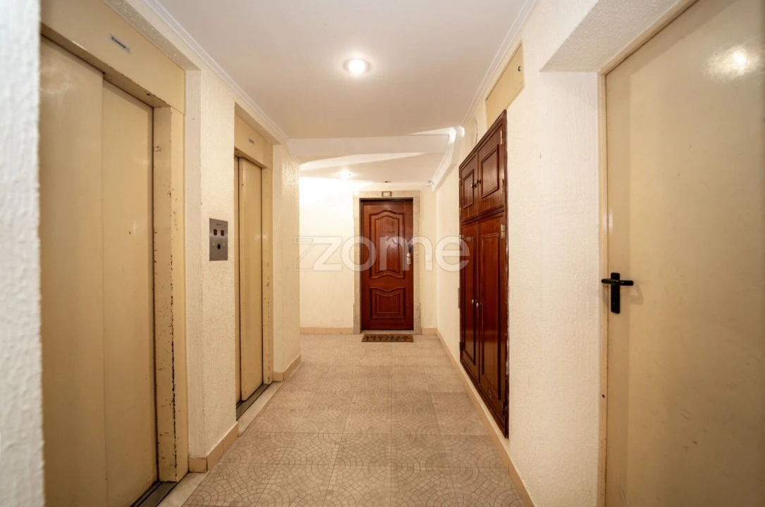 Apartamento T2 para Venda em Algueirão-Mem Martins Foto 21