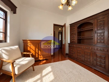 Moradia T3 para Venda em Nogueira da Regedoura