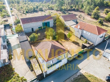 Moradia T3 para Venda em Pousafoles do Bispo, Pena Lobo e Lomba