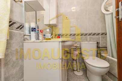 Moradia T3 para Venda em Pousafoles do Bispo, Pena Lobo e Lomba