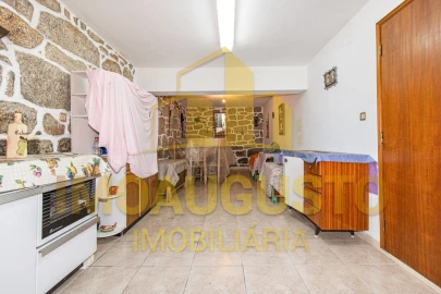 Moradia T3 para Venda em Pousafoles do Bispo, Pena Lobo e Lomba