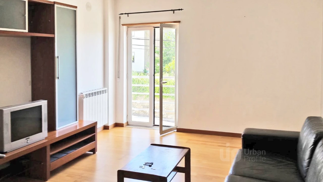 Apartamento T1 para Arrendamento em Porto Salvo Foto 3