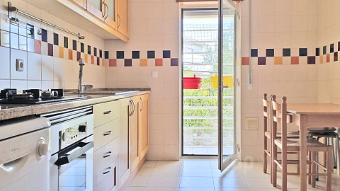 Apartamento T1 para Arrendamento em Porto Salvo