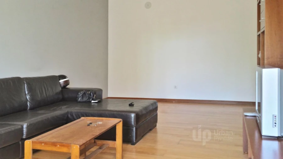 Apartamento T1 para Arrendamento em Porto Salvo Foto 6