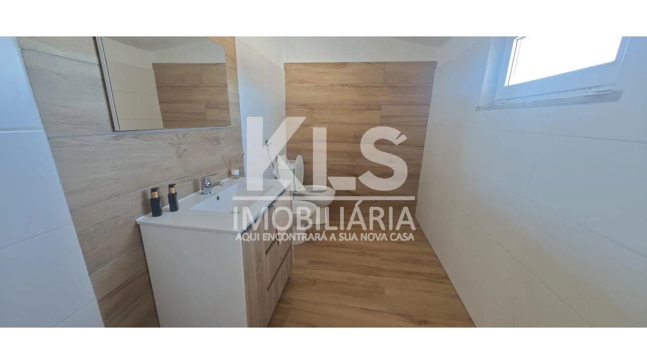 Moradia T4 para Venda em Tavarede Foto 9