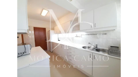 Apartamento T3 para Arrendamento em Carcavelos e Parede
