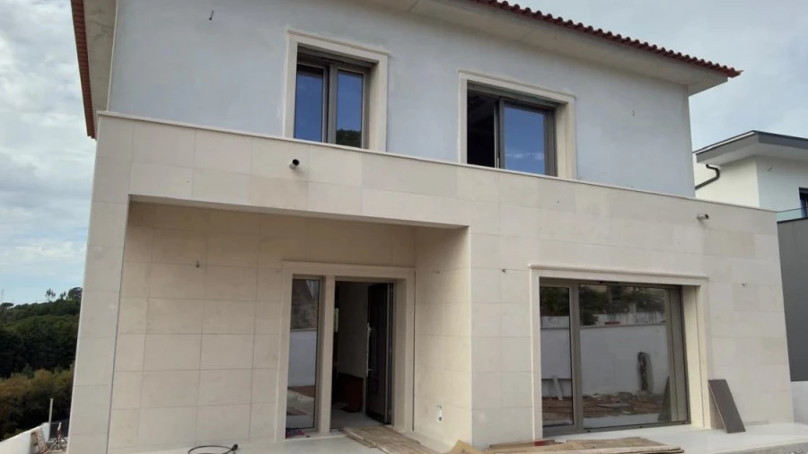 Moradia T4 para Venda em Assafarge e Antanhol