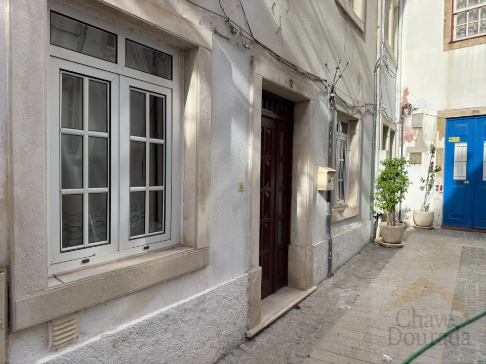 Apartamento T2 para Arrendamento em Sé Nova, Santa Cruz, Almedina e São Bartolomeu Foto 1