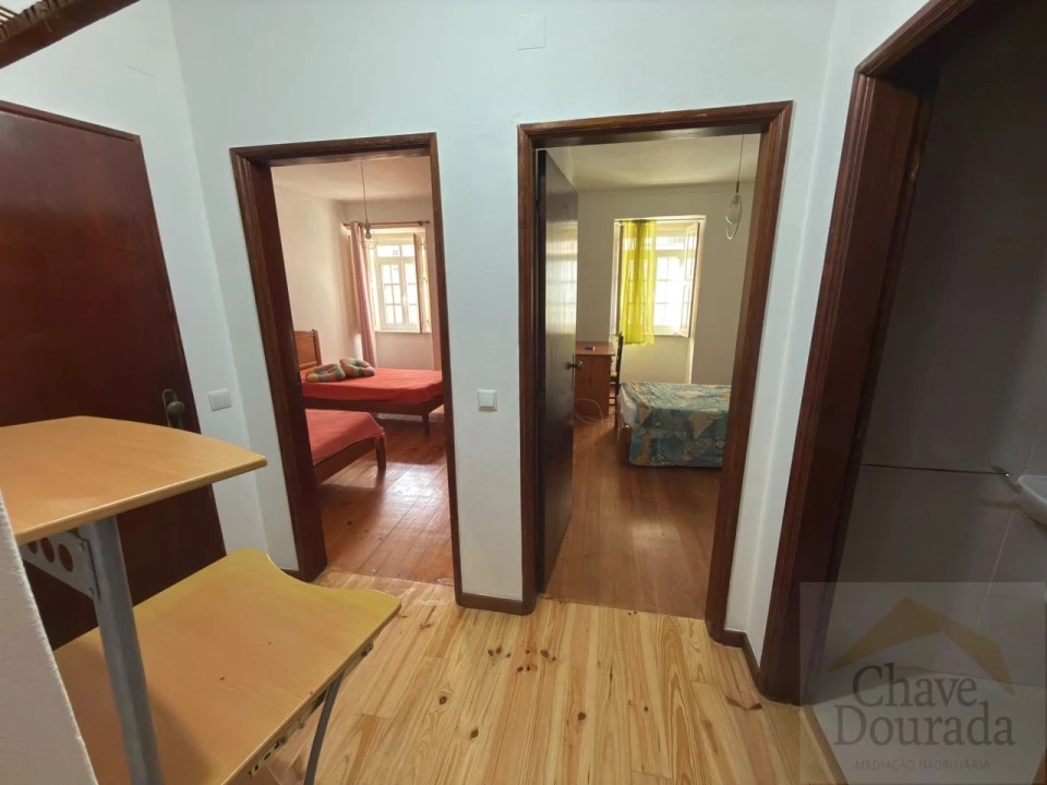 Apartamento T2 para Arrendamento em Sé Nova, Santa Cruz, Almedina e São Bartolomeu Foto 5