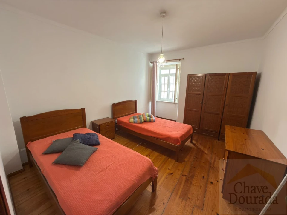 Apartamento T2 para Arrendamento em Sé Nova, Santa Cruz, Almedina e São Bartolomeu Foto 8