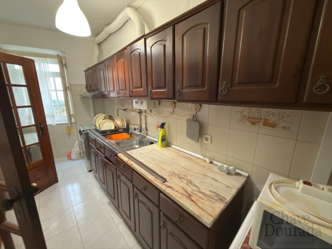 Apartamento T2 para Arrendamento em Sé Nova, Santa Cruz, Almedina e São Bartolomeu Foto 2