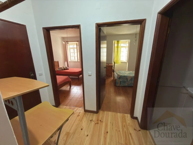 Apartamento T2 para Arrendamento em Sé Nova, Santa Cruz, Almedina e São Bartolomeu Foto 5