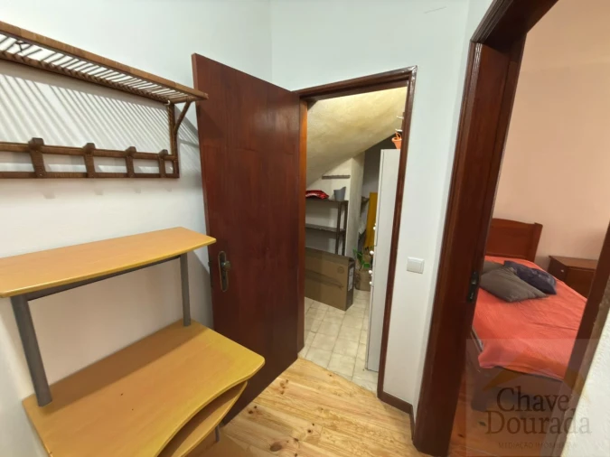 Apartamento T2 para Arrendamento em Sé Nova, Santa Cruz, Almedina e São Bartolomeu Foto 6