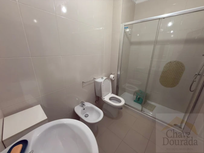 Apartamento T2 para Arrendamento em Sé Nova, Santa Cruz, Almedina e São Bartolomeu Foto 9