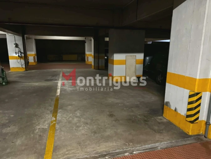 Apartamento T3 para Arrendamento em São Domingos de Benfica Foto 34