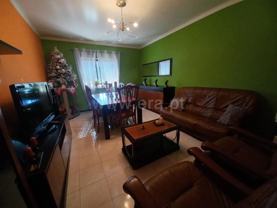 Apartamento T2 para Venda em Oliveira do Douro Foto 1
