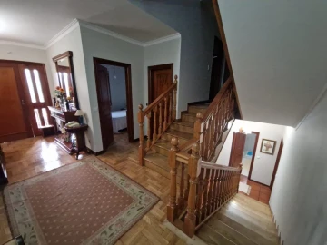 Moradia T5 para Venda em Prado e Remoães