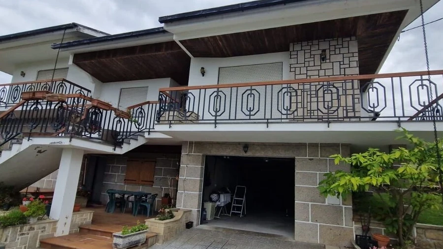 Moradia T5 para Venda em Prado e Remoães