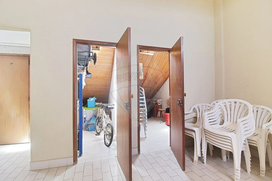 Apartamento T3 para Venda em Massamá e Monte Abraão Foto 38
