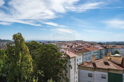 Apartamento T3 para Venda em Massamá e Monte Abraão
