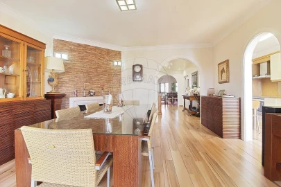 Apartamento T3 para Venda em Massamá e Monte Abraão