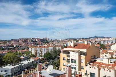 Apartamento T3 para Venda em Massamá e Monte Abraão